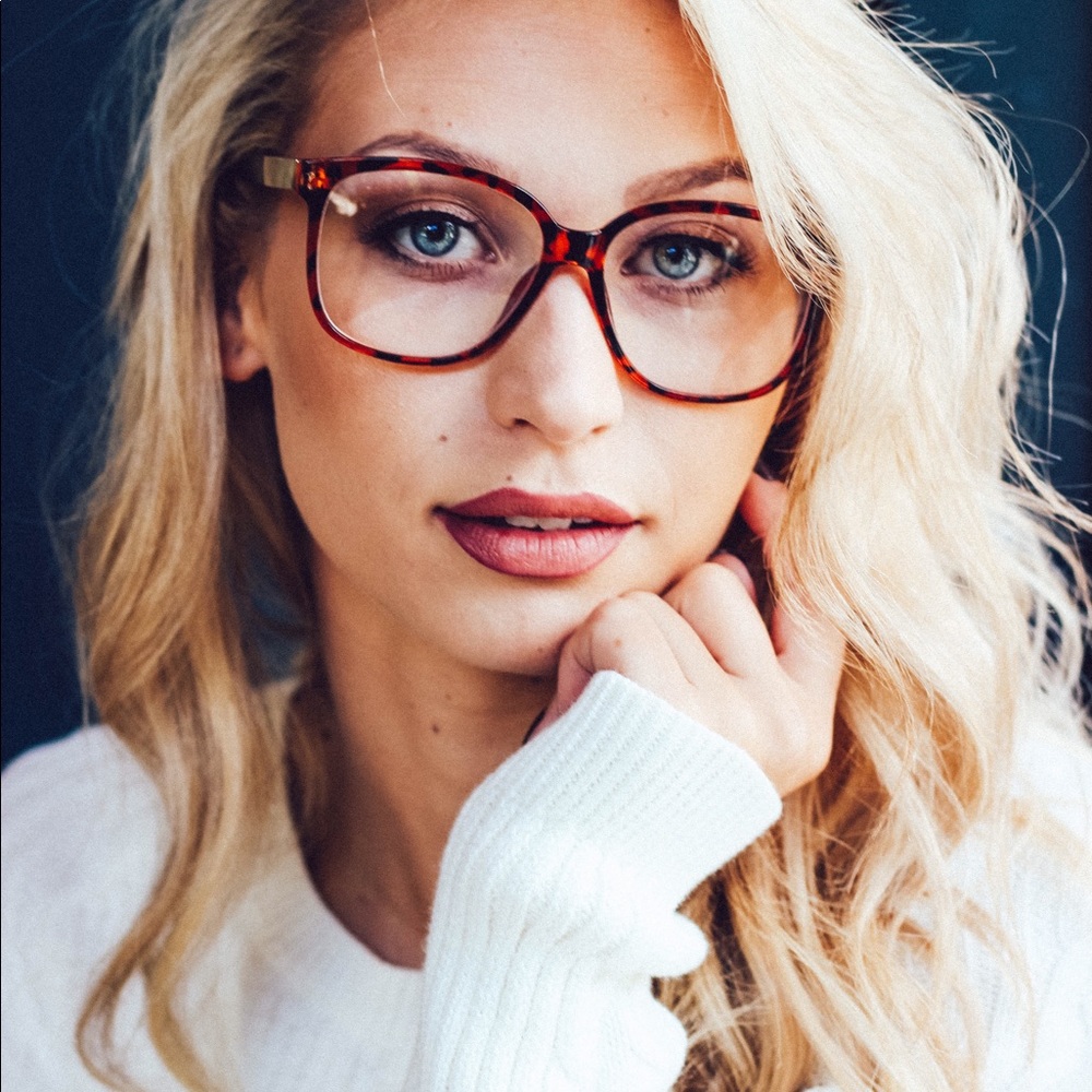 Meet your Posher, Brianne